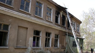 В центрі Одеси горіла занедбана будівля