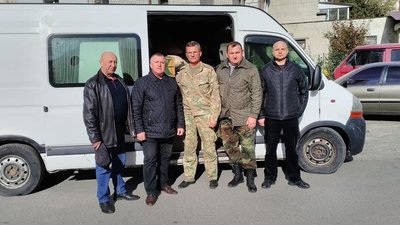 Волонтери з Тернопільщини та Хмельниччини передадуть військовим 9 тонн допомоги