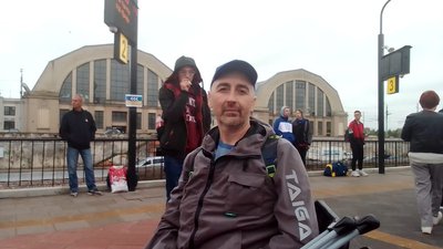 Житель Руських Тишків під Харковом подолав на милицях чотири країни, щоб вибратися з окупації Житель Руських Тишків під Харковом подолав на милицях чотири країни, щоб вибратися з окупації