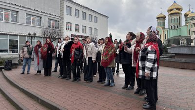 У Хусті відбувся благодійний парад Миколайчиків У Хусті відбувся благодійний парад Миколайчиків