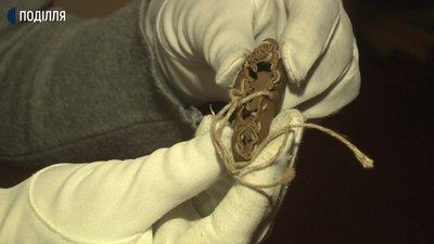 У новій експозиції: чоботи, черевички і витончені туфлі