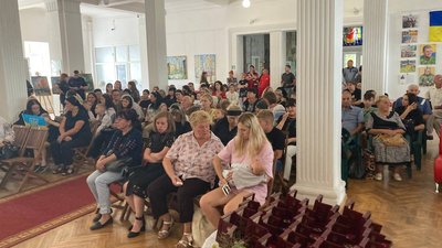 У Тернополі родини загиблих військовослужбовців отримали ордени У Тернополі родини загиблих військовослужбовців отримали ордени