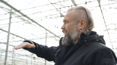 "Працювало понад 150 людей, зараз — до 20": як у Балаклії відновлюють ферму після окупації "Працювало понад 150 людей, зараз — до 20": як у Балаклії відновлюють ферму після окупації