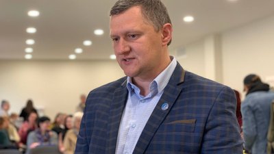 Монографію про історію фарфорового заводу репрезентували в обласному краєзнавчому музеї Монографію про історію фарфорового заводу репрезентували в обласному краєзнавчому музеї