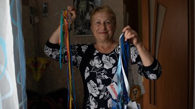 "Як це важко бути мамою гея у наші часи" "Як це важко бути мамою гея у наші часи"