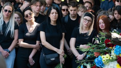 В Ужгороді попрощалися з полеглими захисниками Іваном Бородіним та Віктором Кущиком В Ужгороді попрощалися з полеглими захисниками Іваном Бородіним та Віктором Кущиком