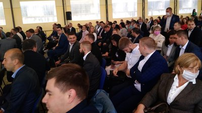 Володимир Зеленський перебуває у Сумах з робочою поїздкою Володимир Зеленський перебуває у Сумах з робочою поїздкою
