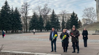 У Черкасах вшанували пам'ять Героїв Небесної Сотні У Черкасах вшанували пам'ять Героїв Небесної Сотні