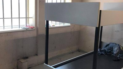 З аеропорту Афін не випускають 17 українців, які прилетіли з Києва. Їм загрожує заборона в'їзду в ЄС З аеропорту Афін не випускають 17 українців, які прилетіли з Києва. Їм загрожує заборона в'їзду в ЄС