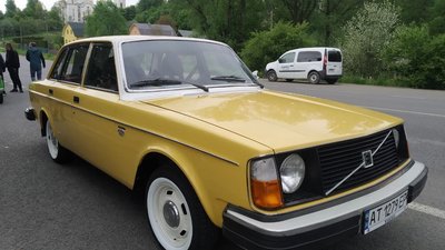 До Долини на фестиваль з’їхалися ретро-автівки До Долини на фестиваль з’їхалися ретро-автівки