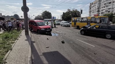 ДТП на Соборності у Луцьку: серед травмованих – дитина ДТП на Соборності у Луцьку: серед травмованих – дитина