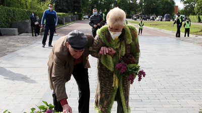 У Полтаві вшанували загиблих у Другій світовій У Полтаві вшанували загиблих у Другій світовій