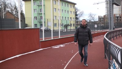 У Житомирі футбольний клуб "Полісся" припиняє співпрацю з сімома своїми гравцями У Житомирі футбольний клуб "Полісся" припиняє співпрацю з сімома своїми гравцями