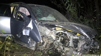 З'їхав у кювет: на Хмельниччині у ДТП травмувалося двоє людей