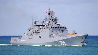 "У наш бік було випущено понад 30 пострілів": моряк розповів, як їхнє судно заманило російський фрегат під обстріл