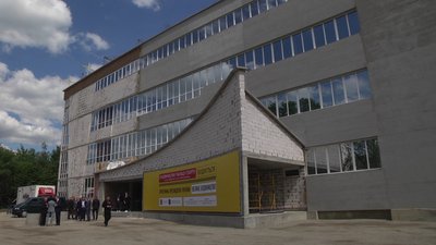 Палац спорту у Хмельницькому: чи завершать будівництво до кінця року