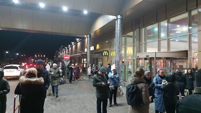 У Житомирі знову перевіряють інформацію про замінування двох торговельних центрів У Житомирі знову перевіряють інформацію про замінування двох торговельних центрів