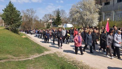 На Тернопільщині в останню дорогу провели снайпера Михайла Ткачука На Тернопільщині в останню дорогу провели снайпера Михайла Ткачука