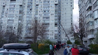 У Черкасах сталась пожежа у багатоквартирному будинку. Людей евакуювали