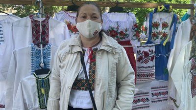 "Це - частина душі українця". Майстриня з Херсона розповіла, як обрати вишиванку