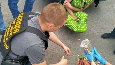 Поліцейські затримали тернополяну за продаж наркотиків