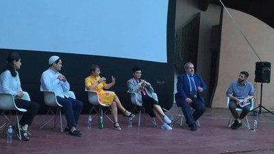 "Кримські татари відчувають себе громадянами України". У Києві провели дискусію про корінні народи