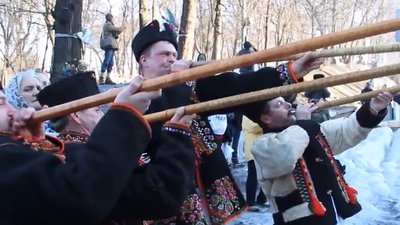 Музикою, їжею, розписами: як прикарпатці підіймали дух учасникам Революції Гідності Музикою, їжею, розписами: як прикарпатці підіймали дух учасникам Революції Гідності