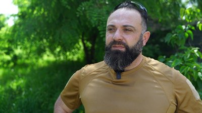 З Чикаго — на фронт. Американські волонтери привезли на Схід України допомогу для військових З Чикаго — на фронт. Американські волонтери привезли на Схід України допомогу для військових