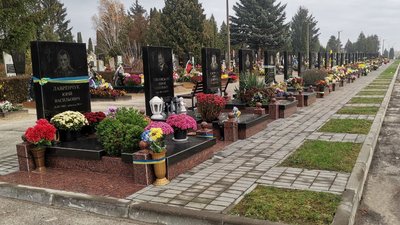 Міське кладовище Луцька розширили: докупили нову земельну ділянку Міське кладовище Луцька розширили: докупили нову земельну ділянку