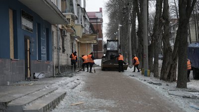 Як справляються з наслідками російського обстрілу Сум містяни та підприємці