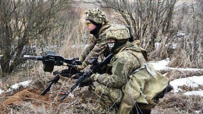 На Миколаївщині десантник зупинив колону російських військових та взяв у полон офіцера ЗС РФ