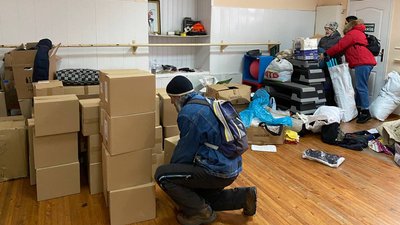 Одеські волонтери за два тижні зібрали майже мільйон гривень Одеські волонтери за два тижні зібрали майже мільйон гривень