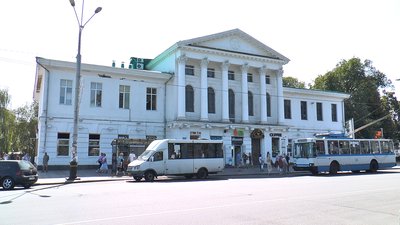 Будівля колишнього кінотеатру у Полтаві, де 1990 підняли український стяг Будівля колишнього кінотеатру у Полтаві, де 1990 підняли український стяг