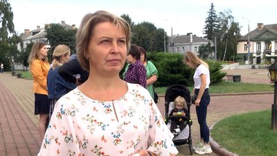 Педагоги навчально-реабілітаційного центру на Волині вийшли на мітинг проти новопризначеної директорки Педагоги навчально-реабілітаційного центру на Волині вийшли на мітинг проти новопризначеної директорки