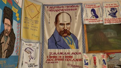Полтавська мисткиня Зоя Коваленко 30 років вишиває портрети Шевченка