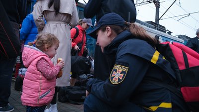 На Закарпаття прибув евакуаційний поїзд з Донеччини На Закарпаття прибув евакуаційний поїзд з Донеччини