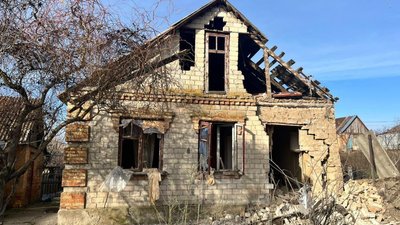 Армія РФ п`ять разів атакувала Нікопольщину: пошкоджено будинки, газогони та лінії електропередач Армія РФ п`ять разів атакувала Нікопольщину: пошкоджено будинки, газогони та лінії електропередач