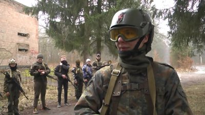 У лісі неподалік Луцька розпочався патріотичний вишкіл для молоді У лісі неподалік Луцька розпочався патріотичний вишкіл для молоді