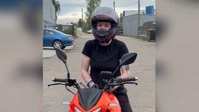 Звільнена з полону "Пташка" зустрілася з друзями Звільнена з полону "Пташка" зустрілася з друзями