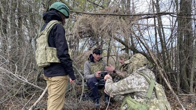 "Найголовніше — це бажання". На Дніпропетровщині склали іспит курсанти Академії бойових пілотів FPV-дронів "Найголовніше — це бажання". На Дніпропетровщині склали іспит курсанти Академії бойових пілотів FPV-дронів