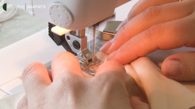 40 масок за день шиє ужгородка Тіна Безух