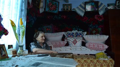 "Ого, яка у вас гарна хата!". Буковинець їздить селами та фотографує народну архітектуру "Ого, яка у вас гарна хата!". Буковинець їздить селами та фотографує народну архітектуру