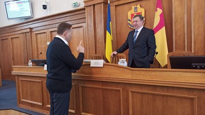 Депутат Кіровоградської облради Горбунов на сесії вніс пропозицію звільнити голову ради Шульгу