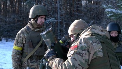 "Як приїдуть — то влаштуємо їм гарячий прийом": бійці на Рівненщині розповіли про підготовку проти десанту з Білорусі "Як приїдуть — то влаштуємо їм гарячий прийом": бійці на Рівненщині розповіли про підготовку проти десанту з Білорусі