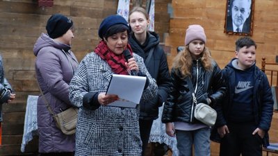 У Дніпрі створили артпростір «Олесь Гончар. Музей просто неба» до дня народження письменника У Дніпрі створили артпростір «Олесь Гончар. Музей просто неба» до дня народження письменника