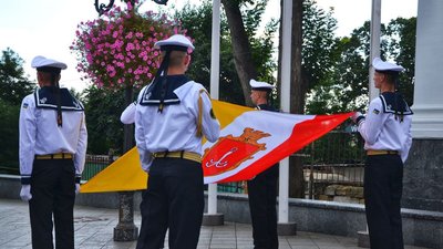 Світанок на каяках, підняття прапора та вітання від Зеленського: як триває святкування Дня Одеси Світанок на каяках, підняття прапора та вітання від Зеленського: як триває святкування Дня Одеси