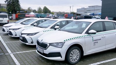 Автівки Сервісного центру МВС у Чернівецькій області