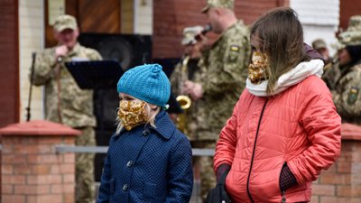 У Кропивницькому біля полкового храму засіяли символічне "Поле пам’яті" У Кропивницькому біля полкового храму засіяли символічне "Поле пам’яті"