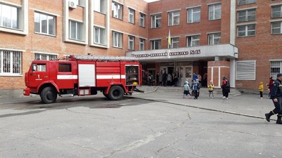 Пожежа сталася у Полтаві у школі №16 Пожежа сталася у Полтаві у школі №16