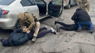 У Миколаєві СБУ затримала ватажків угрупування, члени якого "вибивали" неіснуючі борги з підприємців